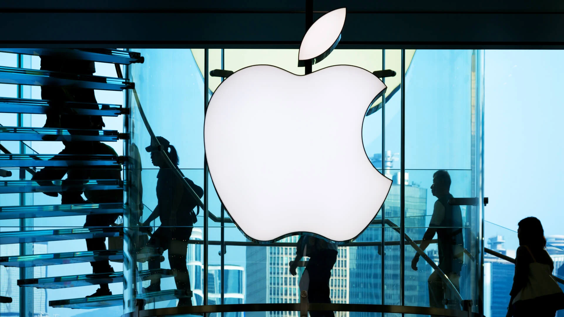 Apple Tops Global Smartphone Charts